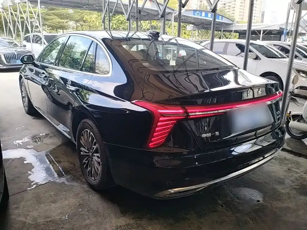 Hongqi H5 — фото 10