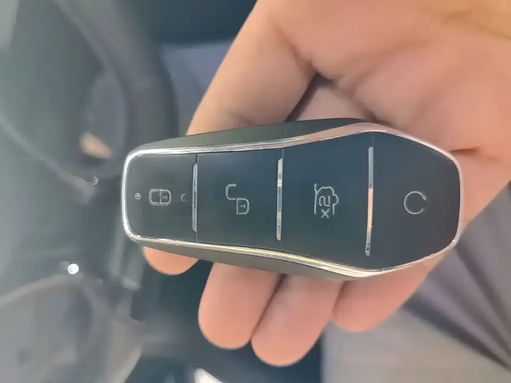 BYD Seal — фото 9