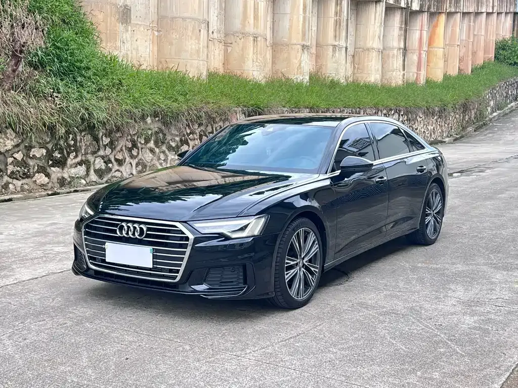 Audi A6L — фото 1