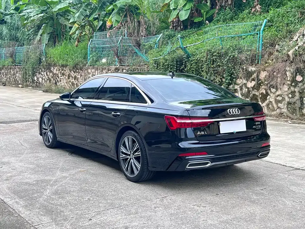 Audi A6L — фото 7