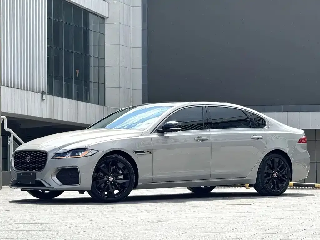 Jaguar XFL — фото 1