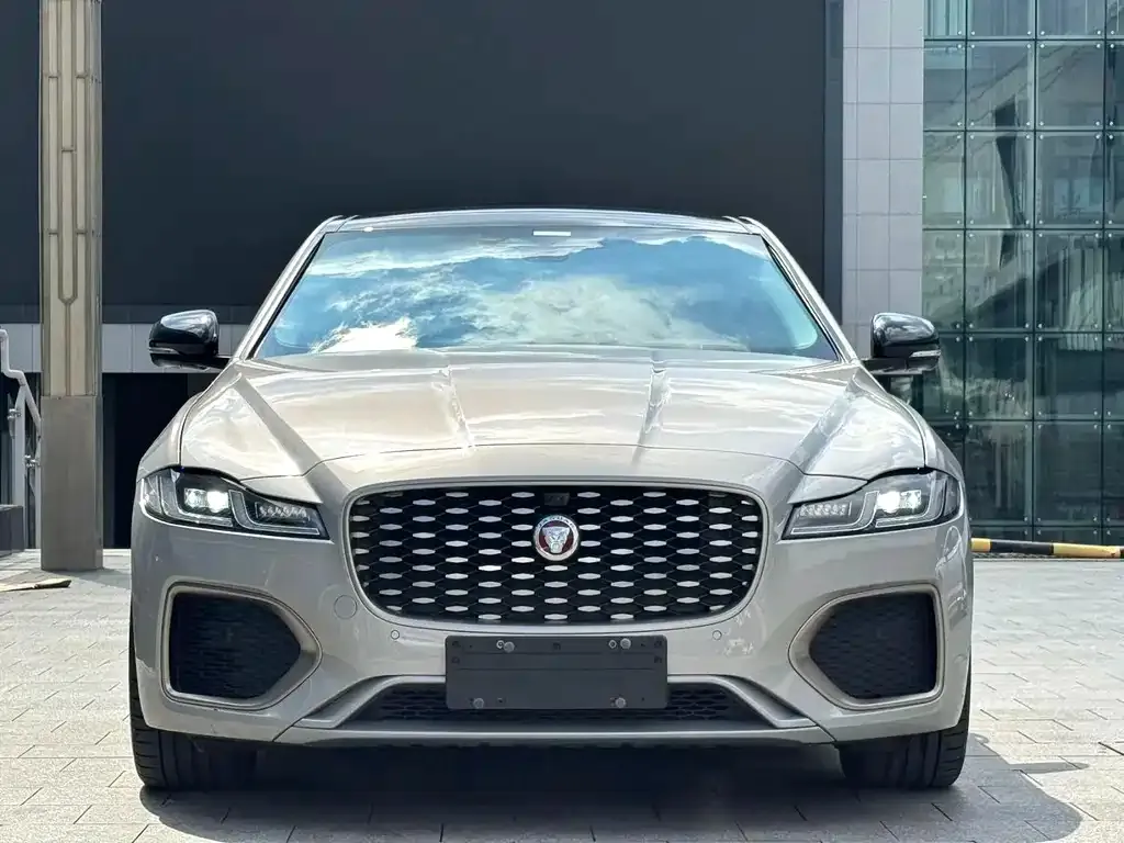 Jaguar XFL — фото 3
