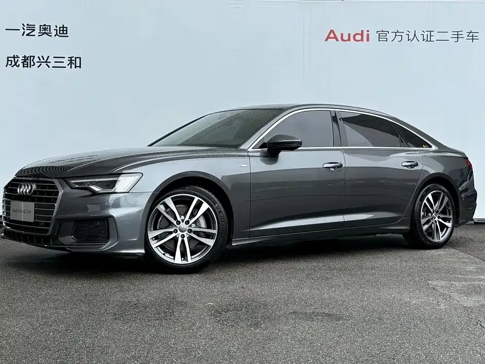 Audi A6L — фото 1