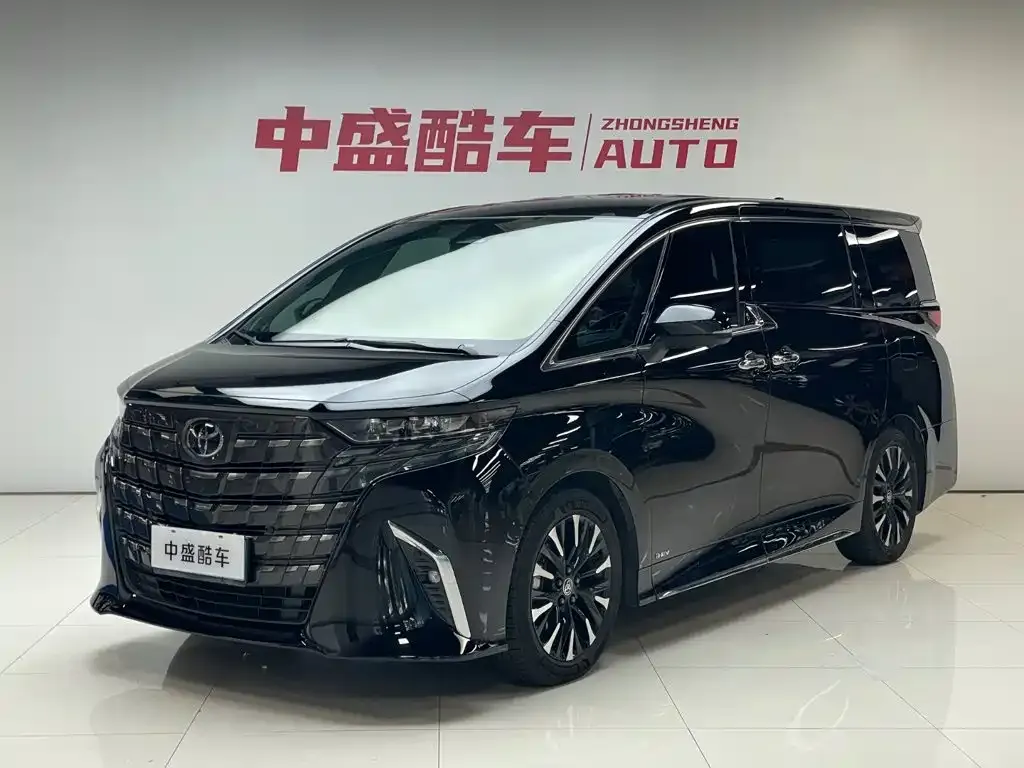 Toyota Alphard — фото 1