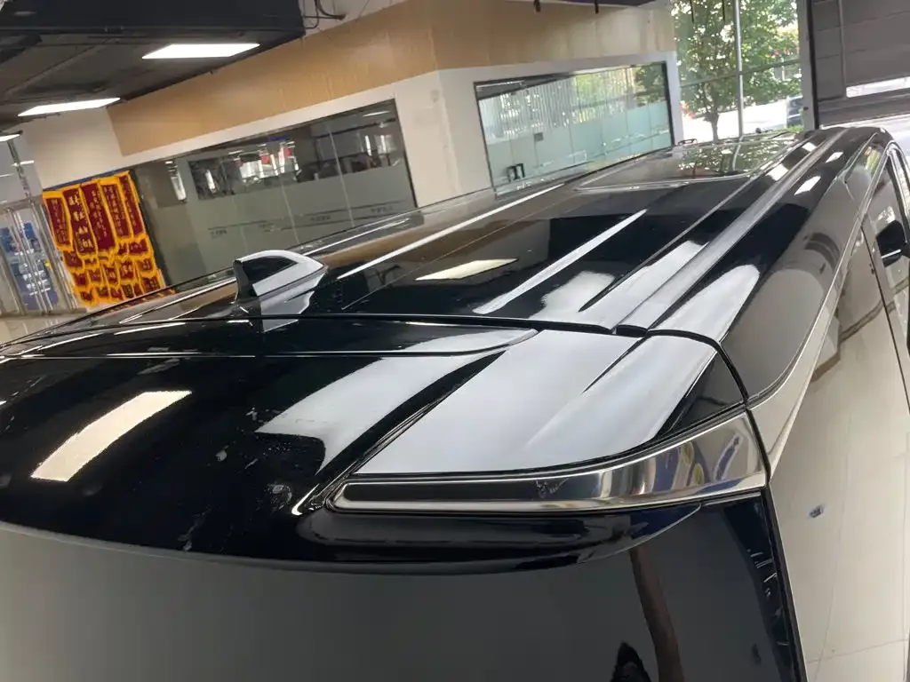 Toyota Alphard — фото 9