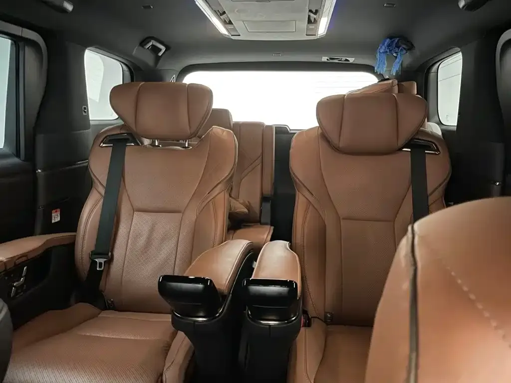 Toyota Alphard — фото 6