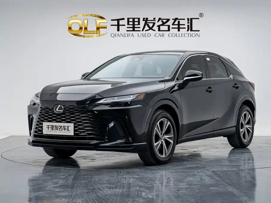 Lexus RX — фото 1