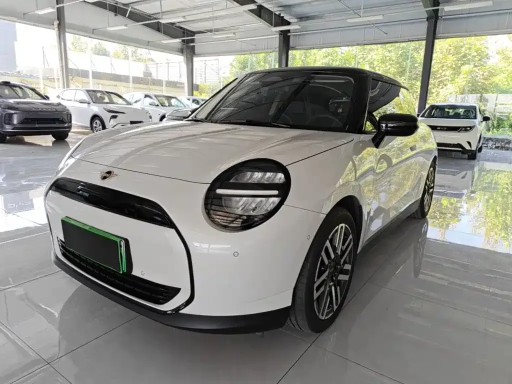 MINI Cooper EV — фото 1
