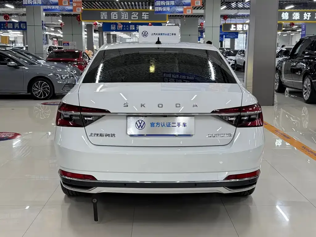 Skoda Superb — фото 3