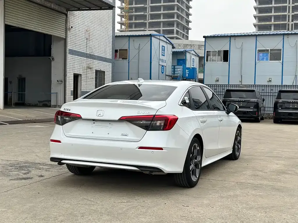 Honda Civic — фото 7