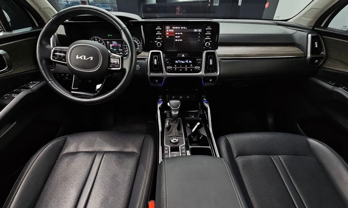 Kia Sorento — фото 8