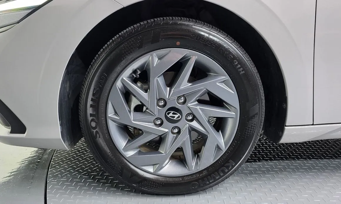 Hyundai AVANTE — фото 4