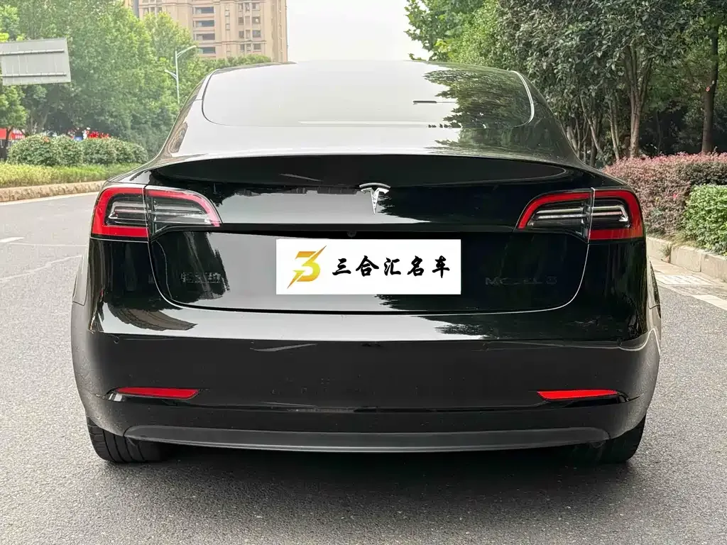 Tesla Model 3 — фото 5