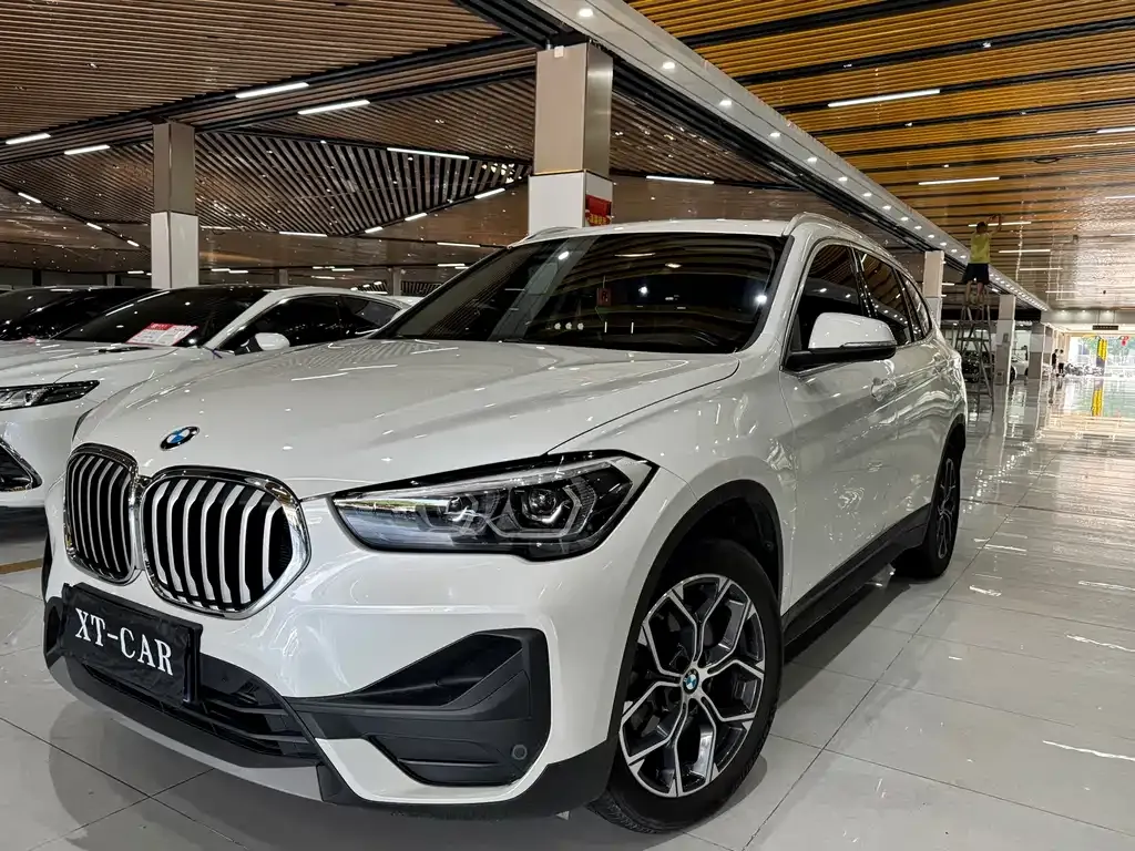 BMW X1 — фото 1