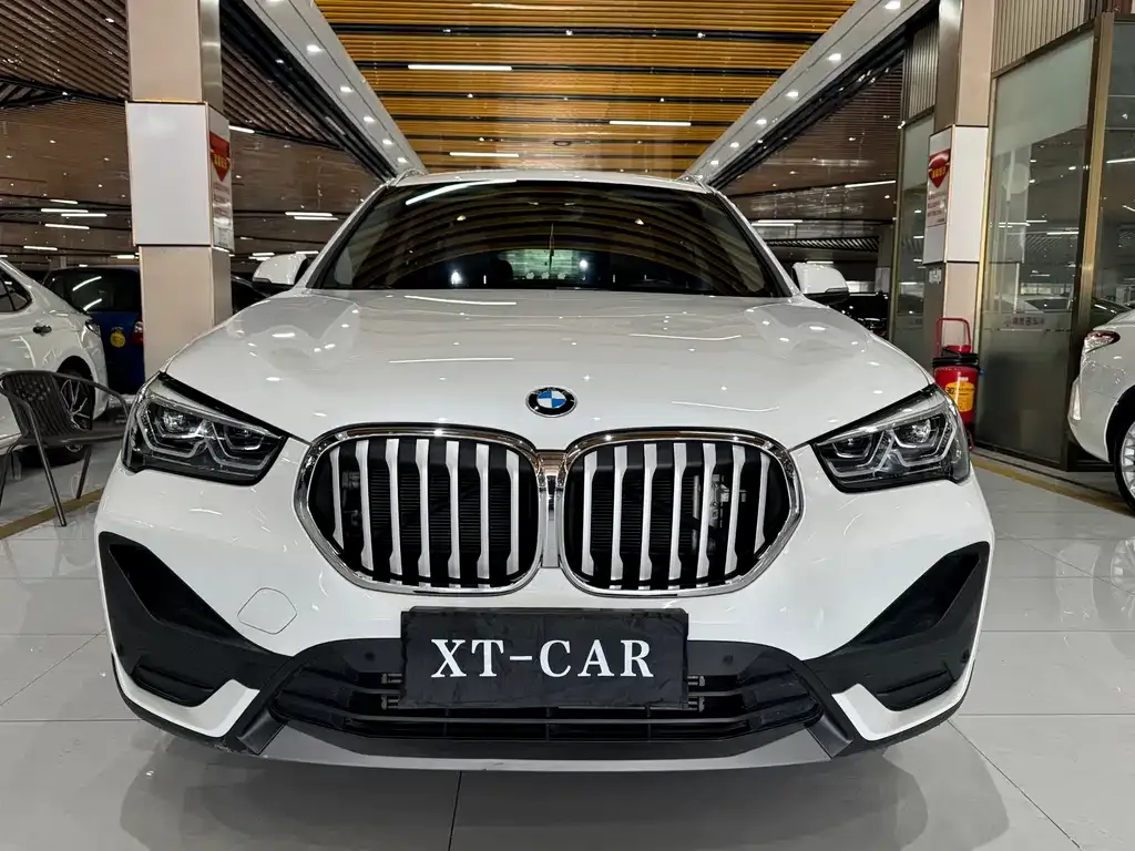 BMW X1 — фото 8