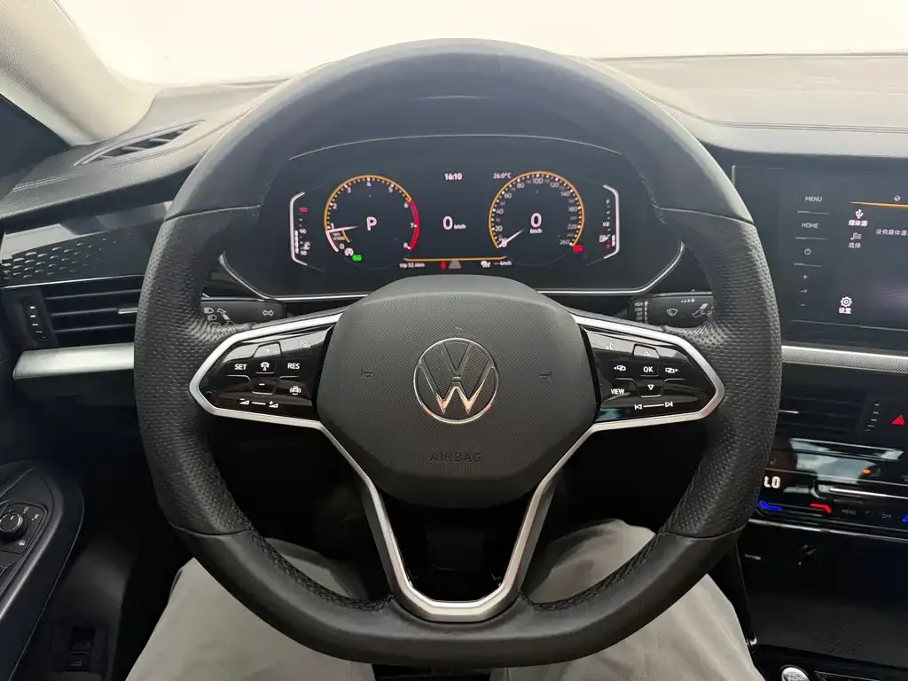 Volkswagen Passat — фото 8