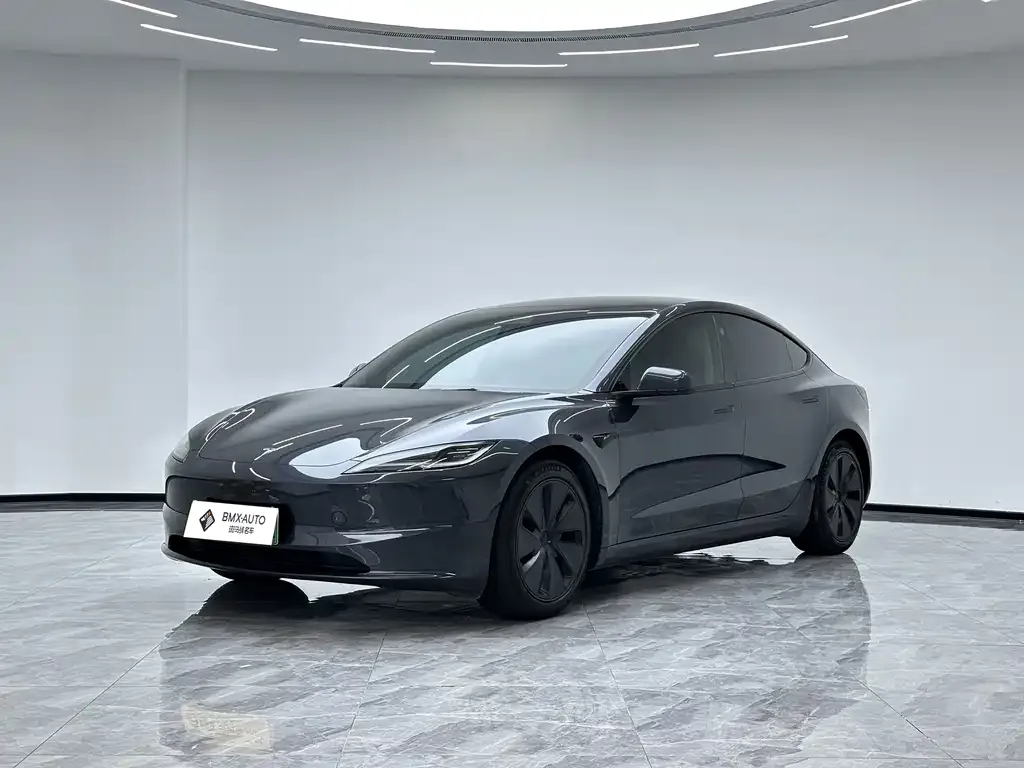 Tesla Model 3 — фото 1