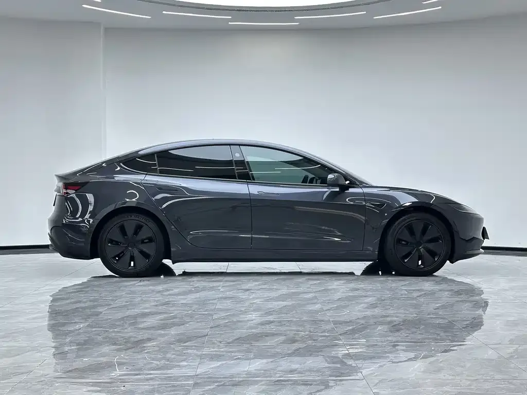 Tesla Model 3 — фото 3