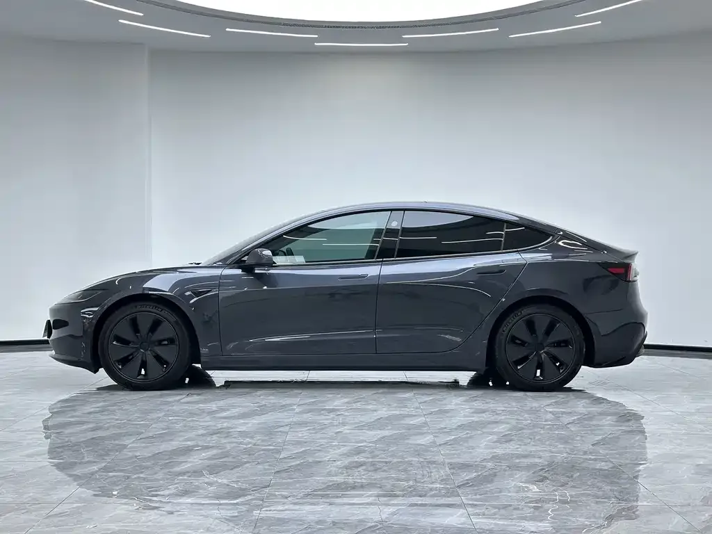 Tesla Model 3 — фото 2