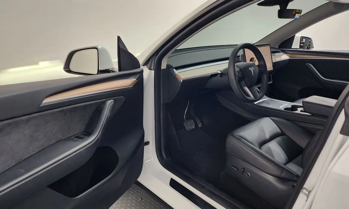 Tesla Model Y — фото 3