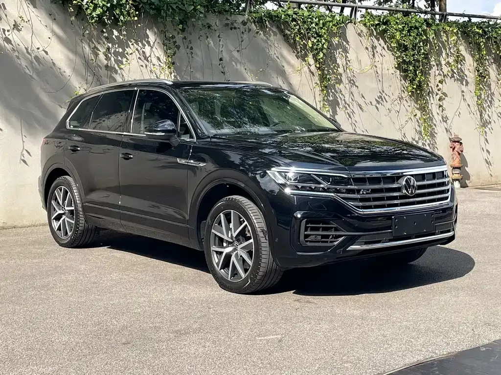 Volkswagen Touareg — фото 6