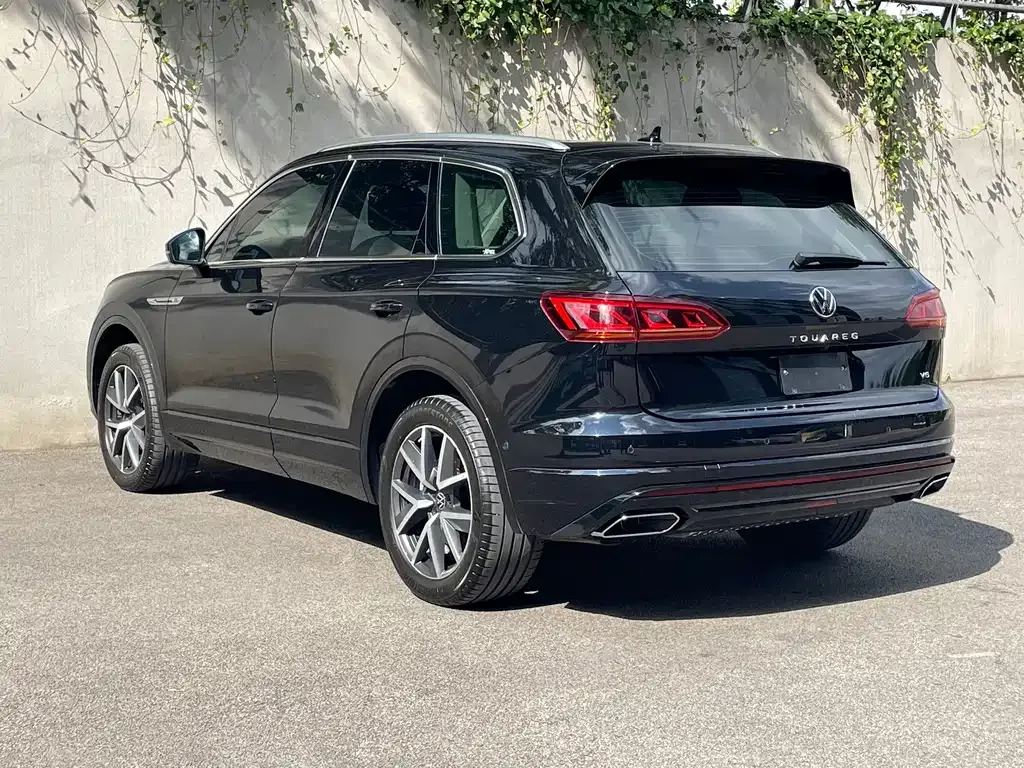 Volkswagen Touareg — фото 7