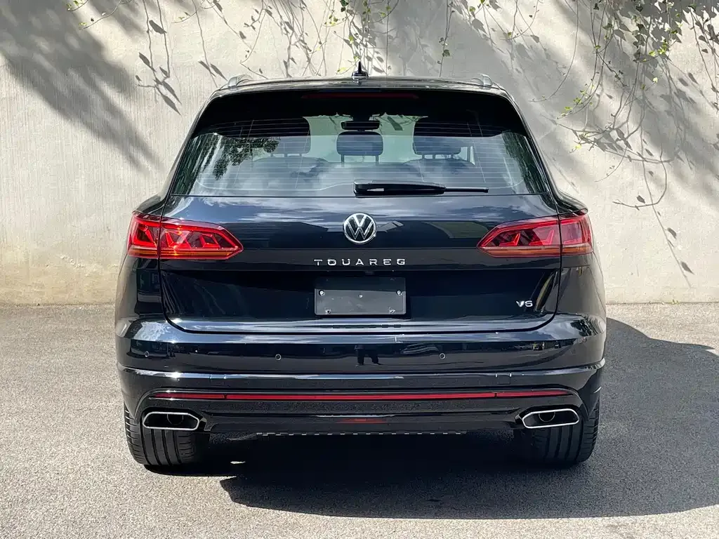 Volkswagen Touareg — фото 8