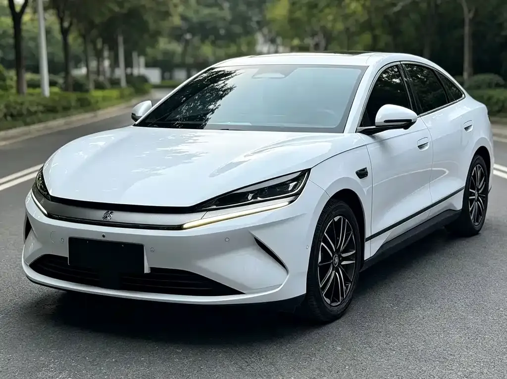 BYD Qin L — фото 1