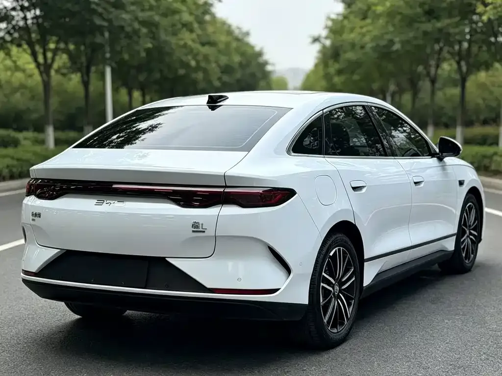 BYD Qin L — фото 9
