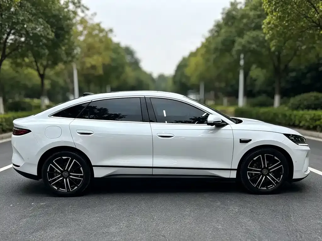 BYD Qin L — фото 6