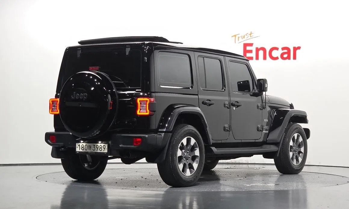 Jeep Wrangler — фото 9