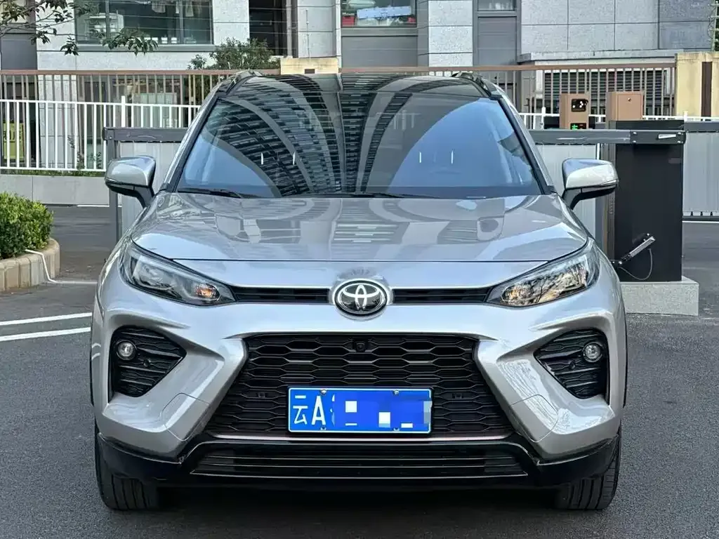 Toyota Wildlander — фото 9