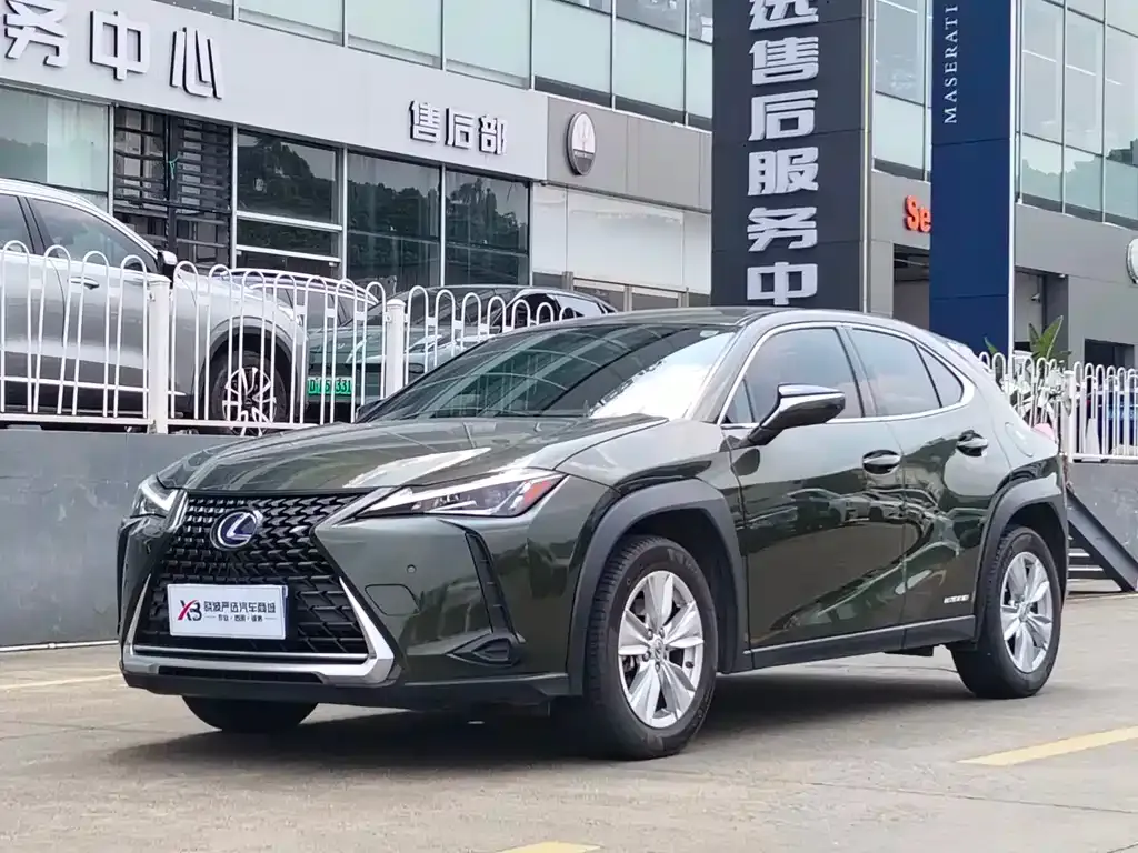 Lexus UX — фото 1