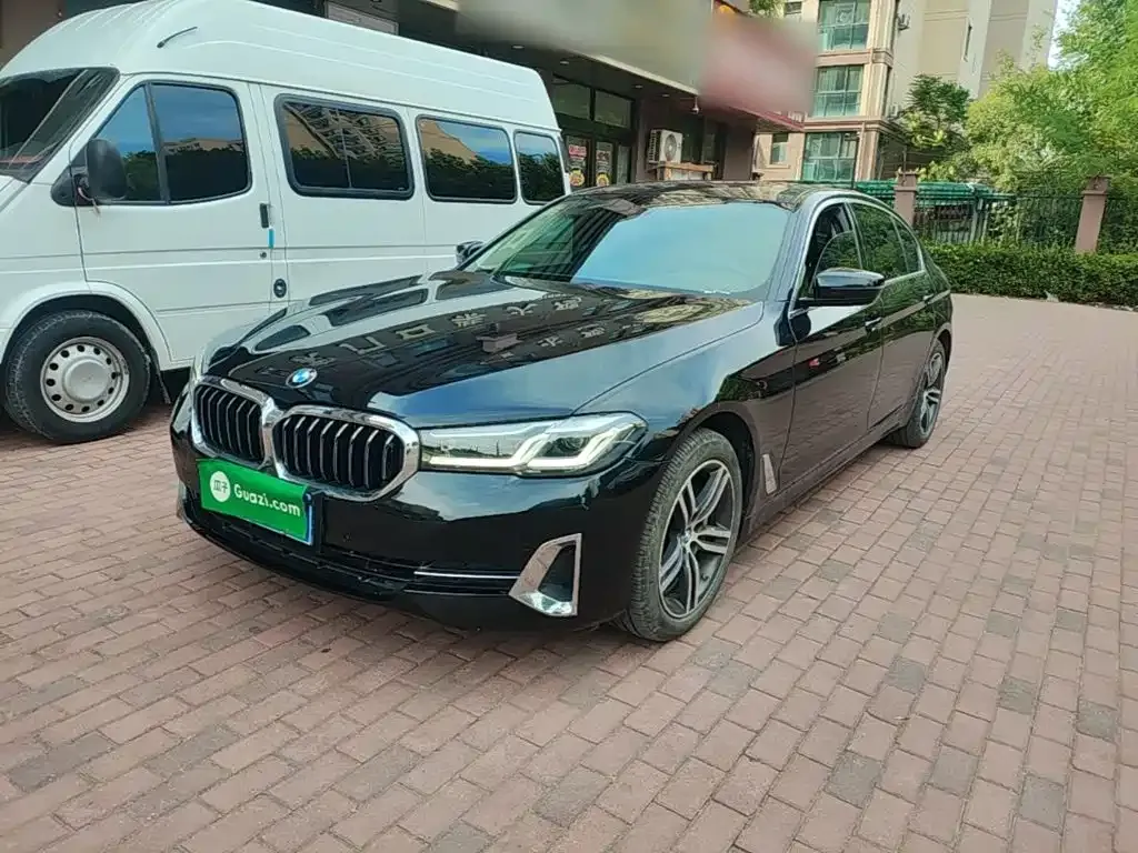 BMW 5 Series — фото 1