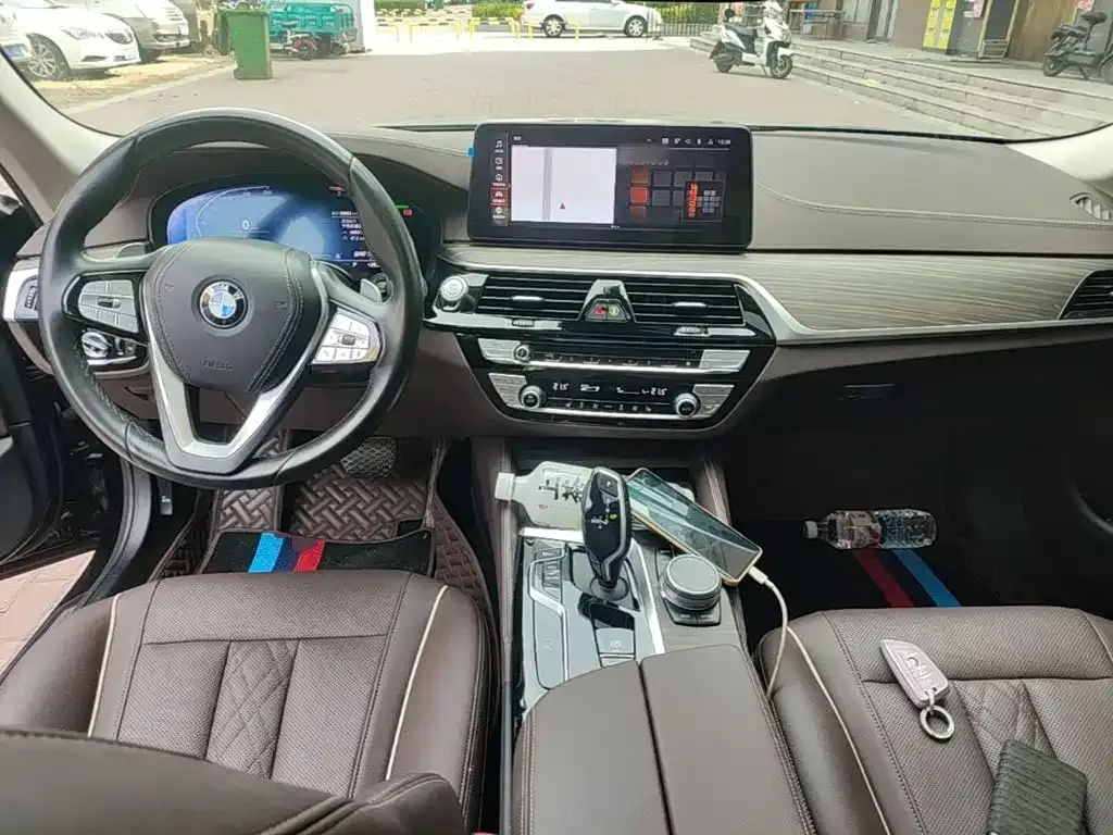 BMW 5 Series — фото 2
