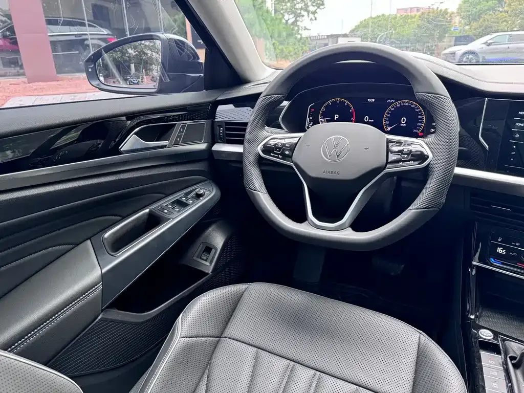 Volkswagen Passat — фото 4