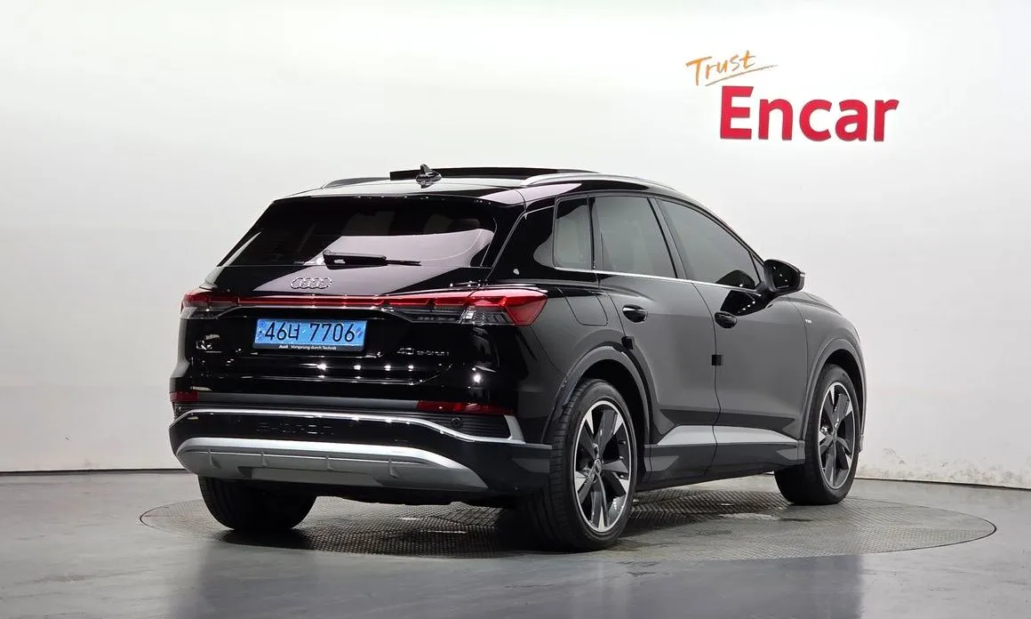 Audi Q4 e-tron — фото 4