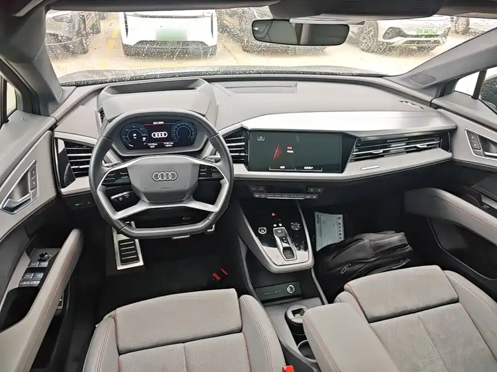 Audi Q5 e-tron — фото 10