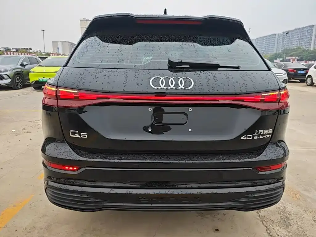 Audi Q5 e-tron — фото 3