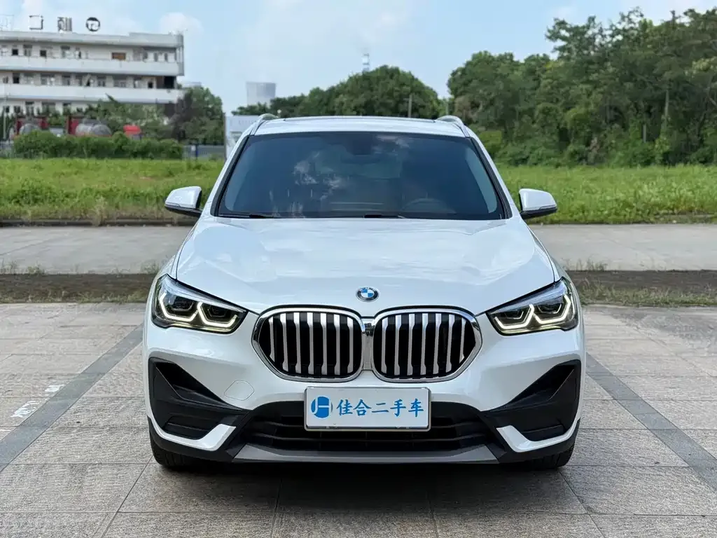 BMW X1 — фото 1