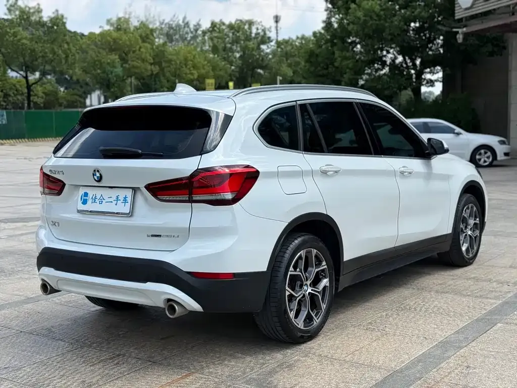 BMW X1 — фото 5
