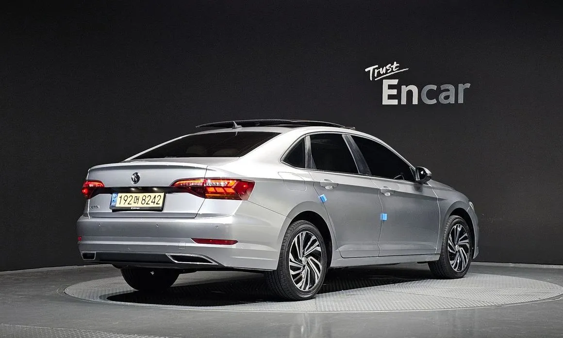 Volkswagen Jetta — фото 4