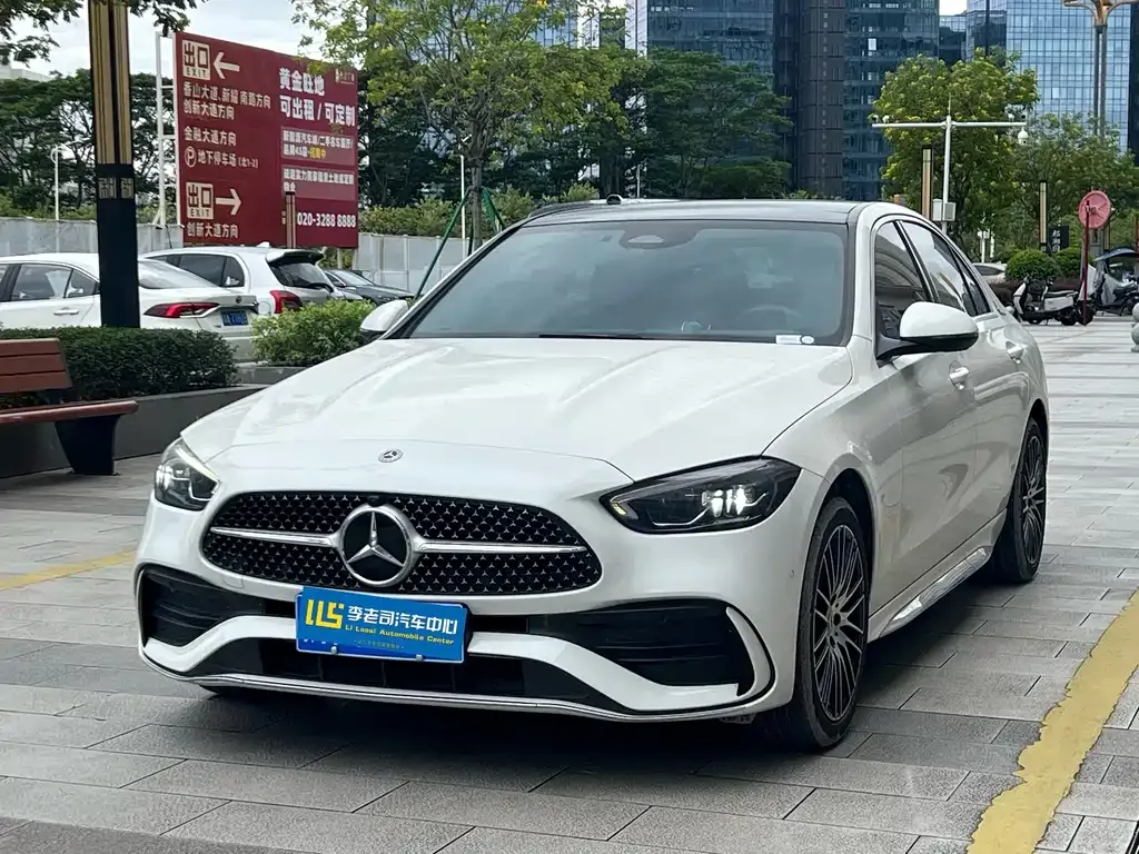 Mercedes-Benz C-Class — фото 1