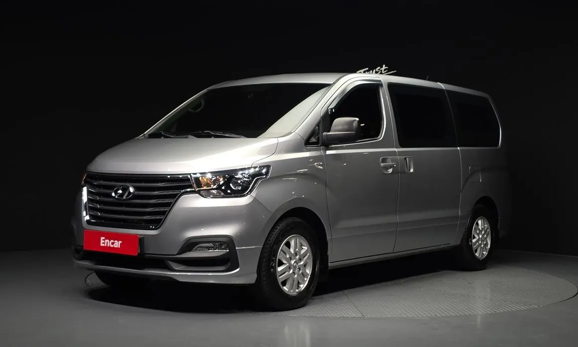 Hyundai Starex — фото 1