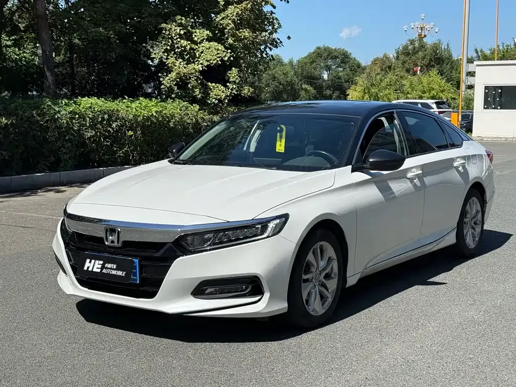 Honda Accord — фото 1