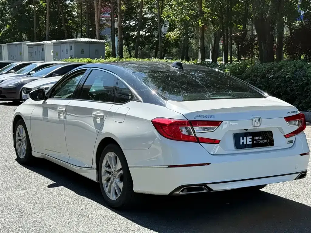 Honda Accord — фото 7