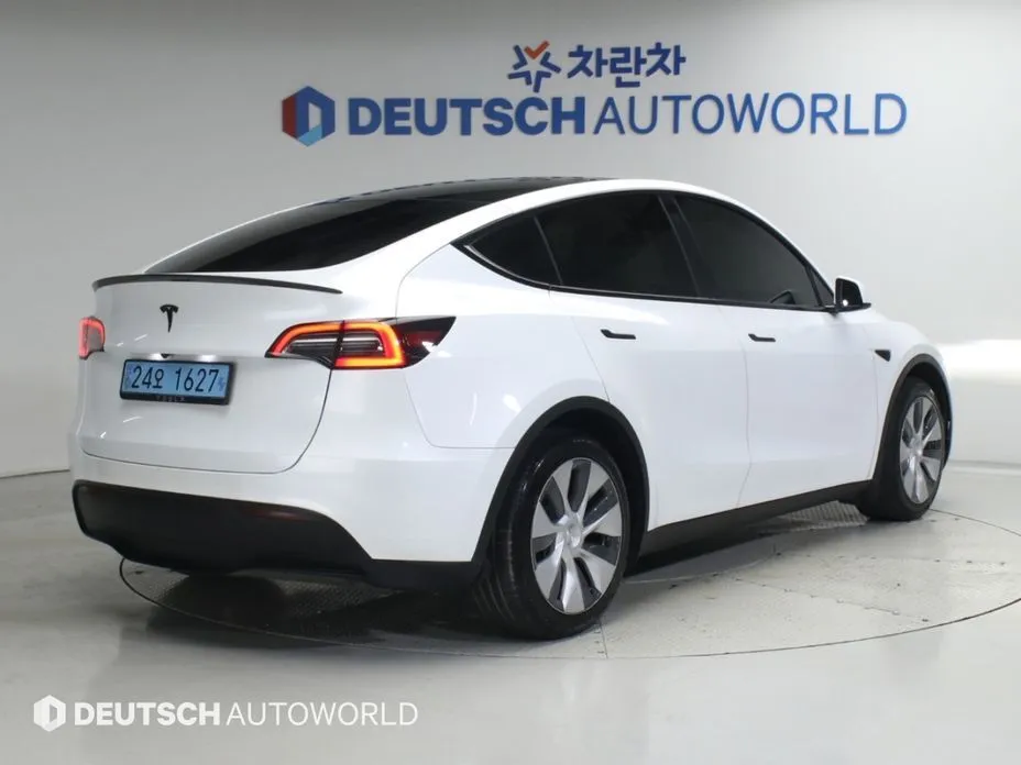 Tesla Model Y — фото 3