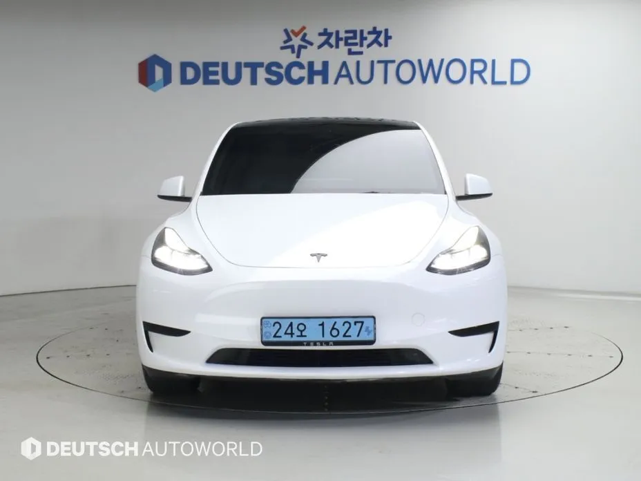 Tesla Model Y — фото 2