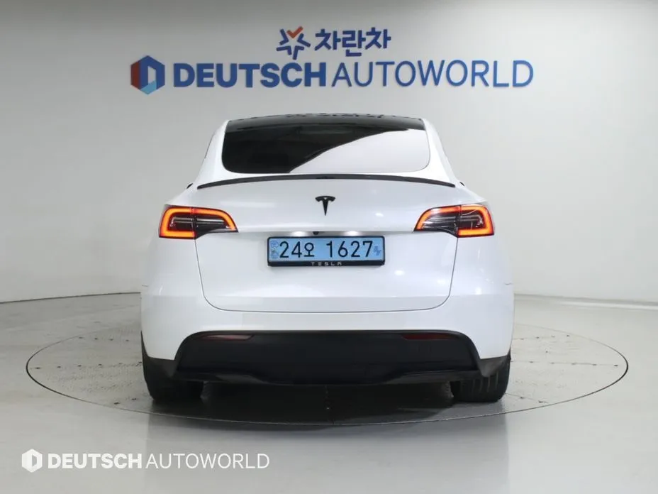 Tesla Model Y — фото 6