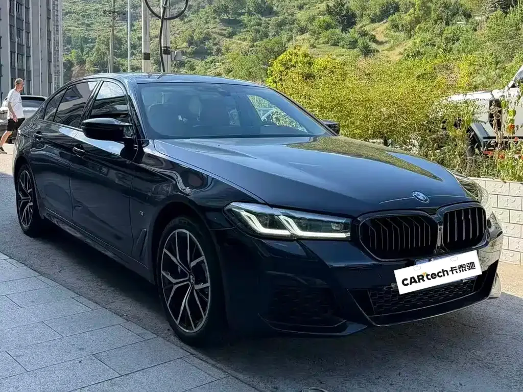BMW 5 Series — фото 1